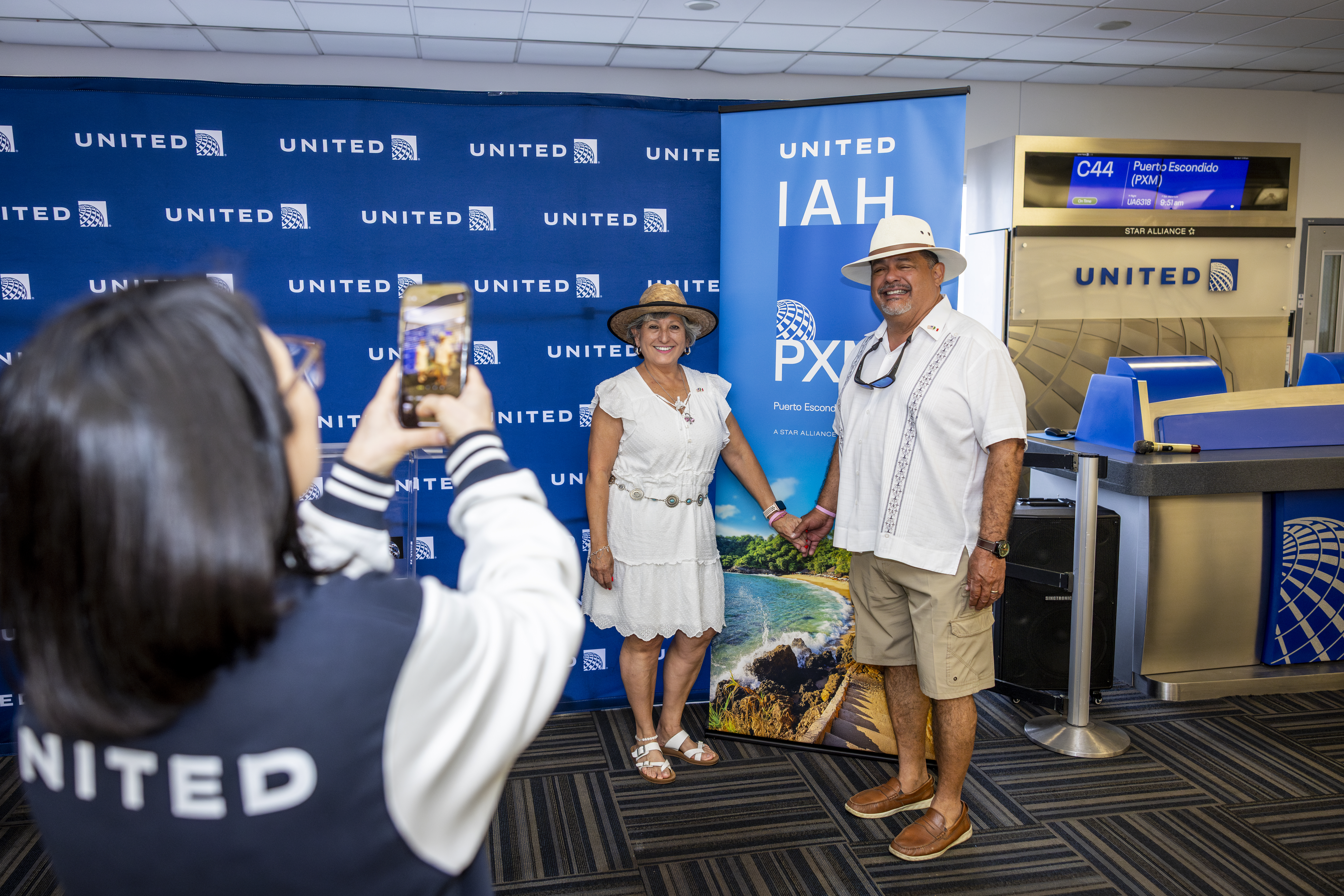 United Airlines launches puerto escondido flight