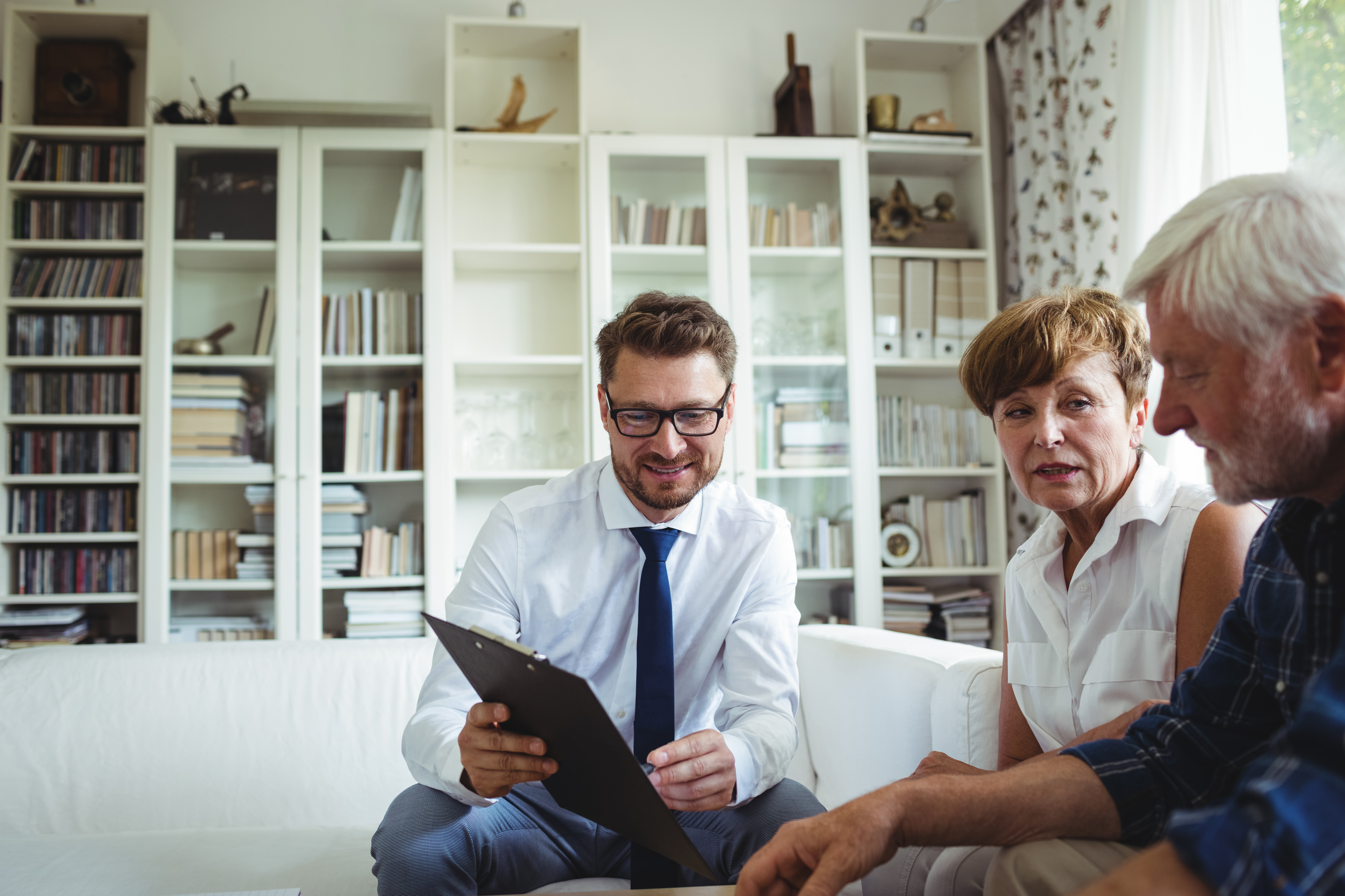senior-couple-planning-their-retirement