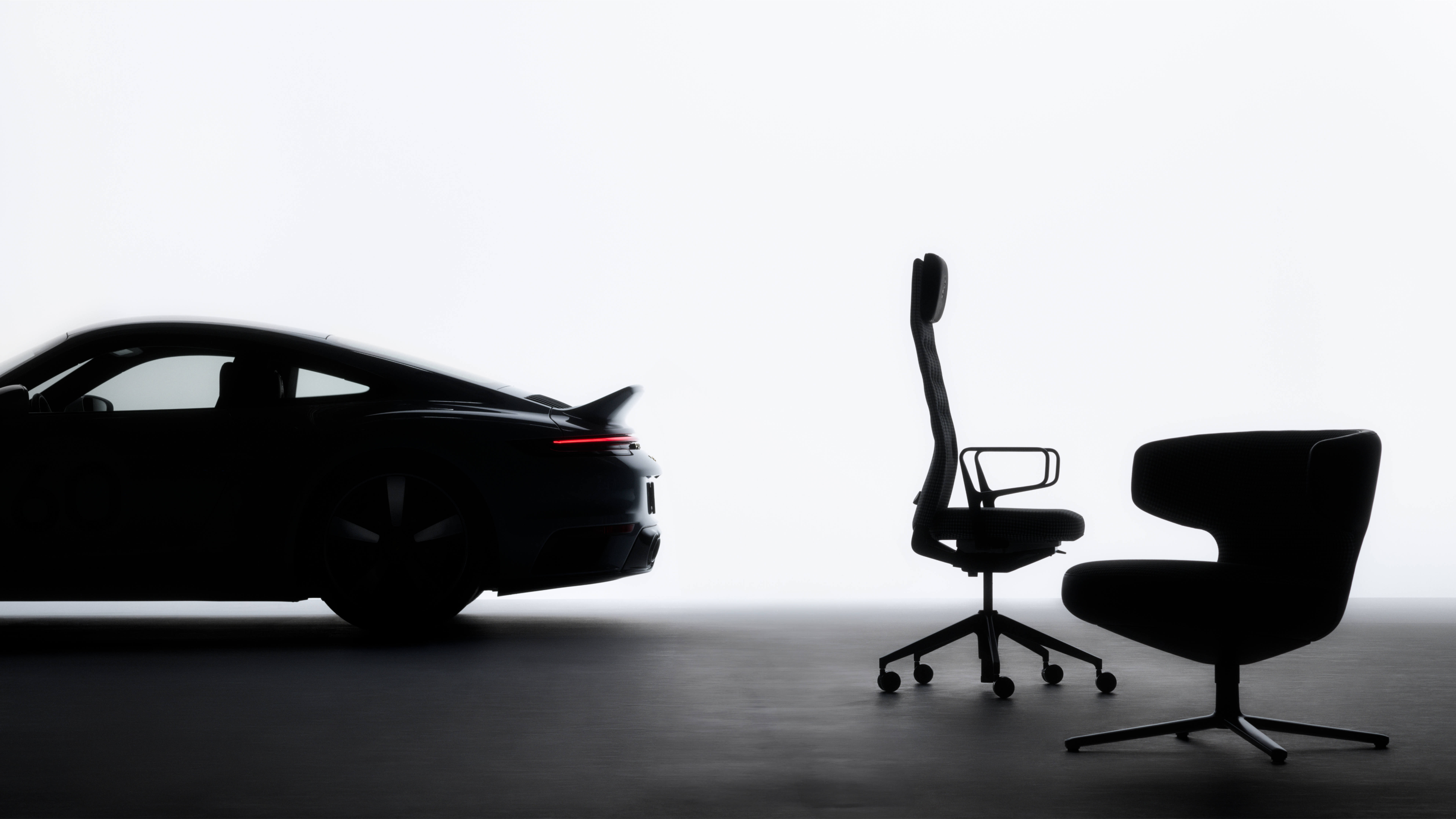 Porsche_911_on_the_left_side_a
