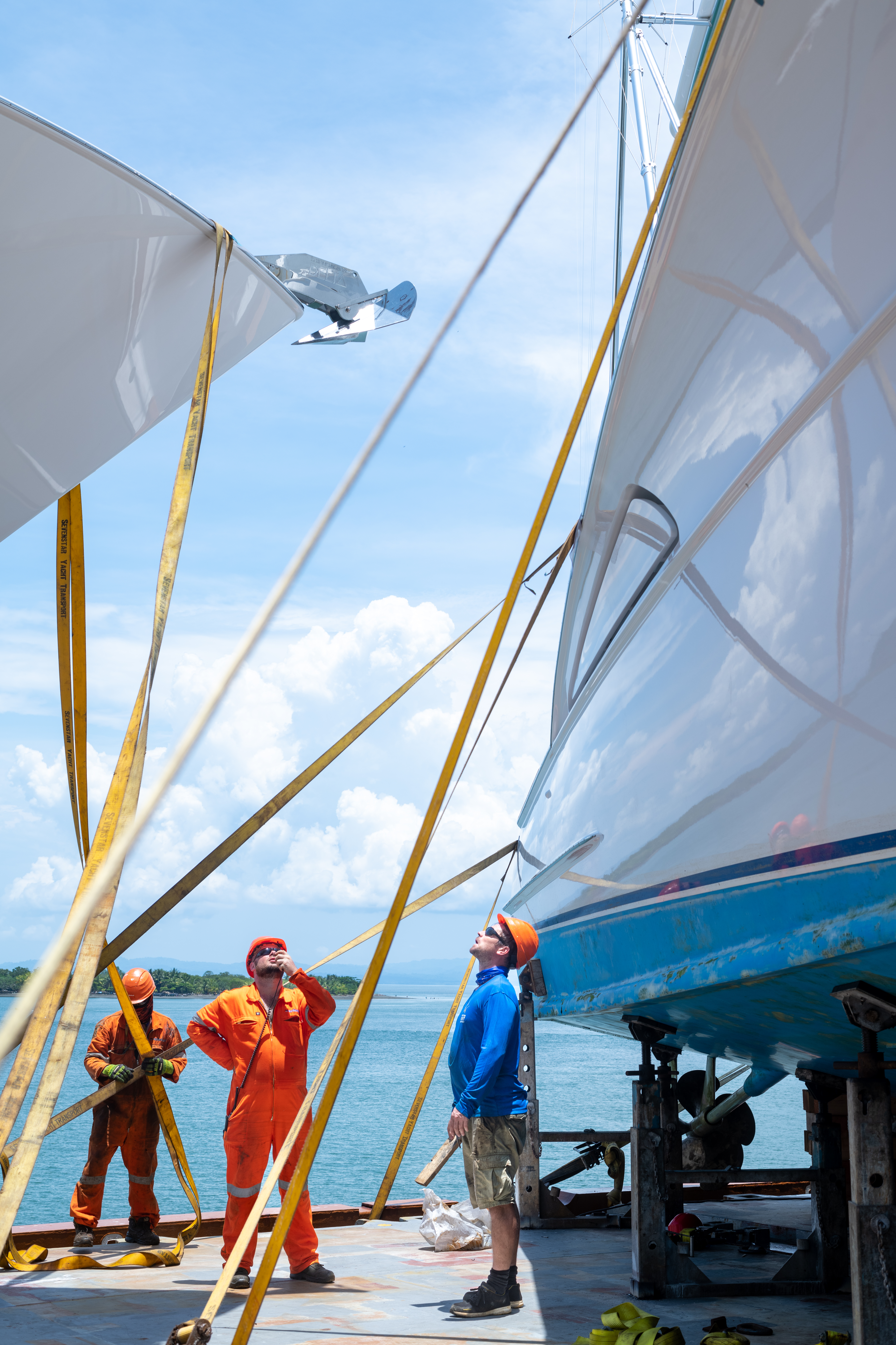MV Merwedegracht in Golfito