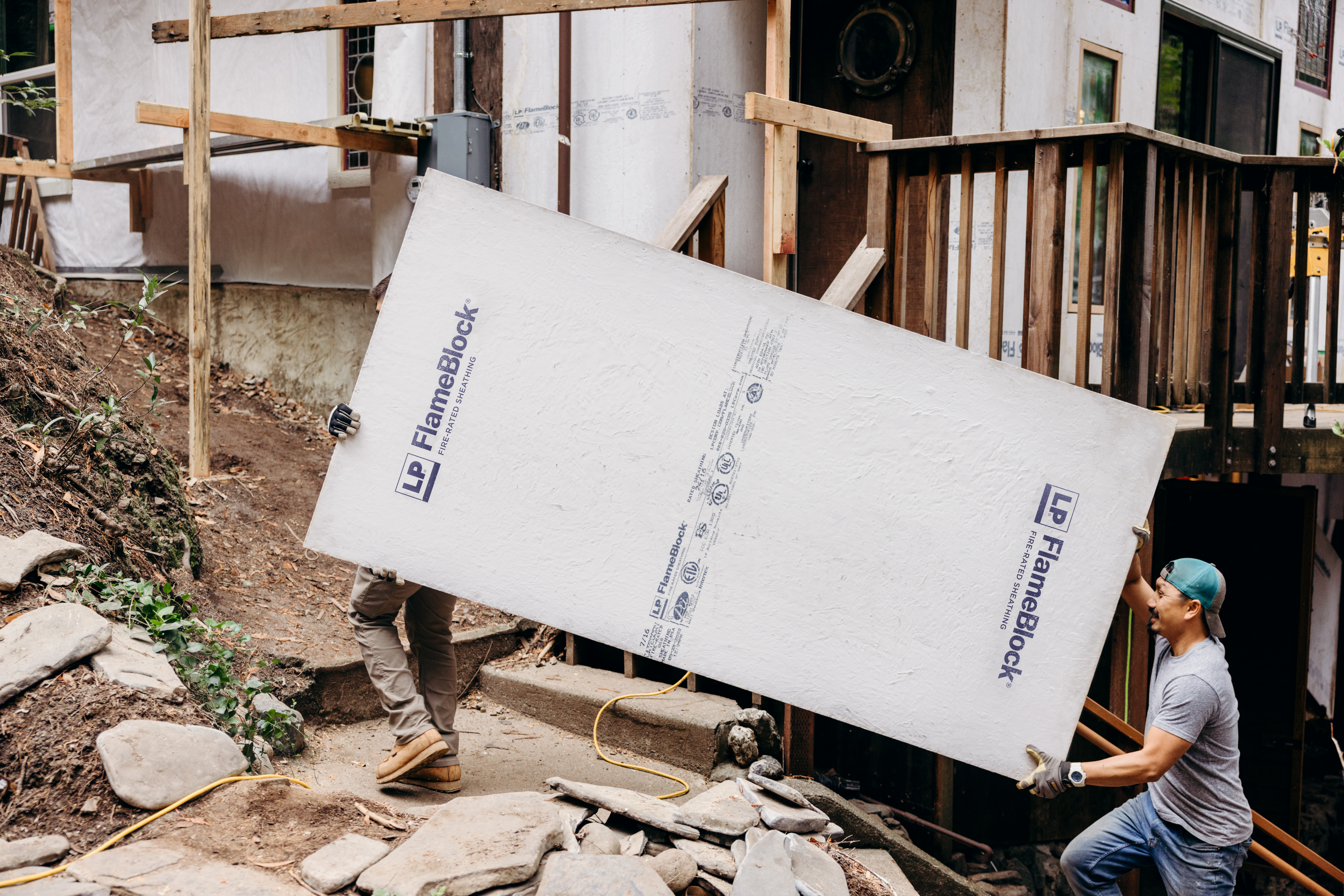 BOTH-Products-FIRE-RATED OSB SHEATHING-Hero-FlameBlock 2