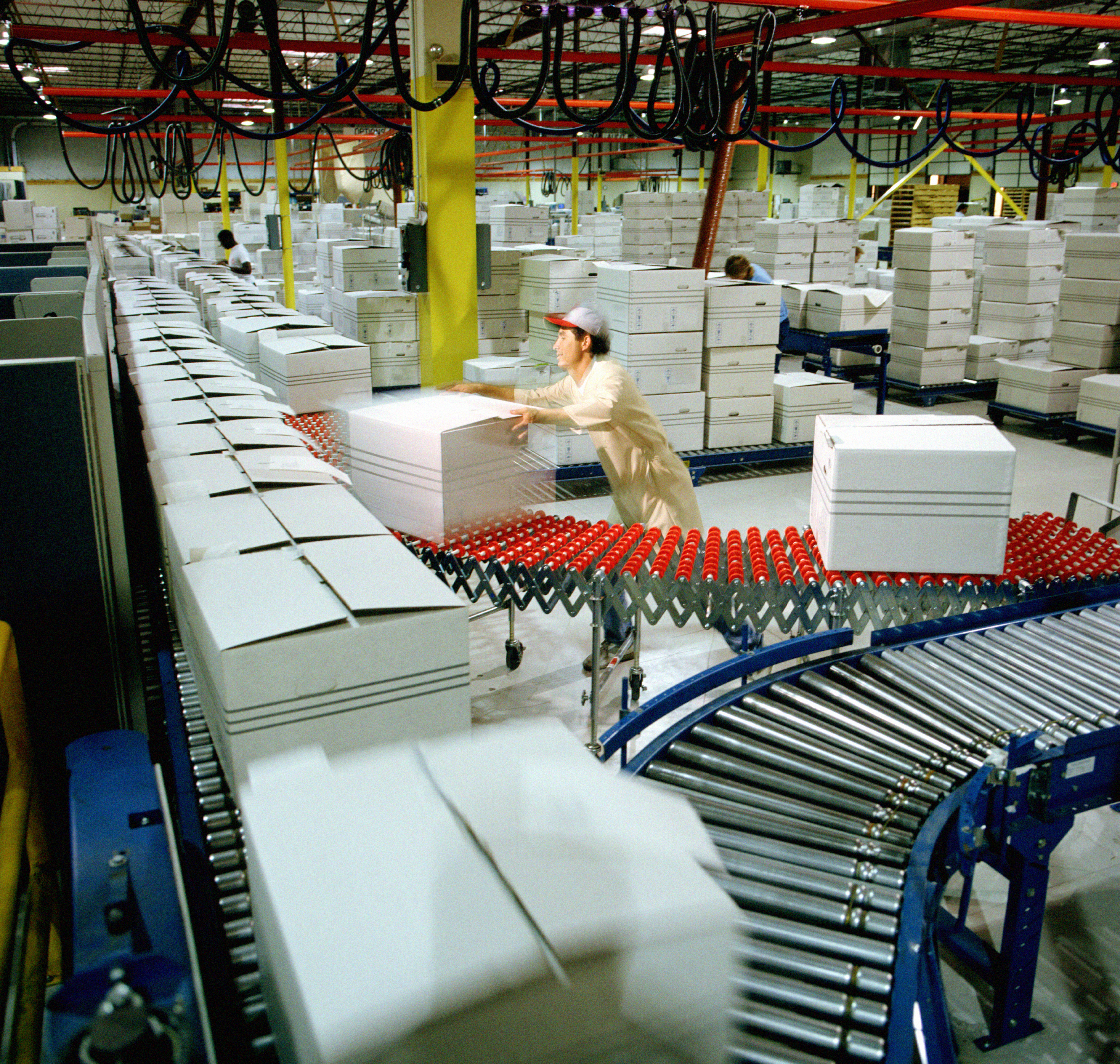 GettyImages-86304808-warehouse