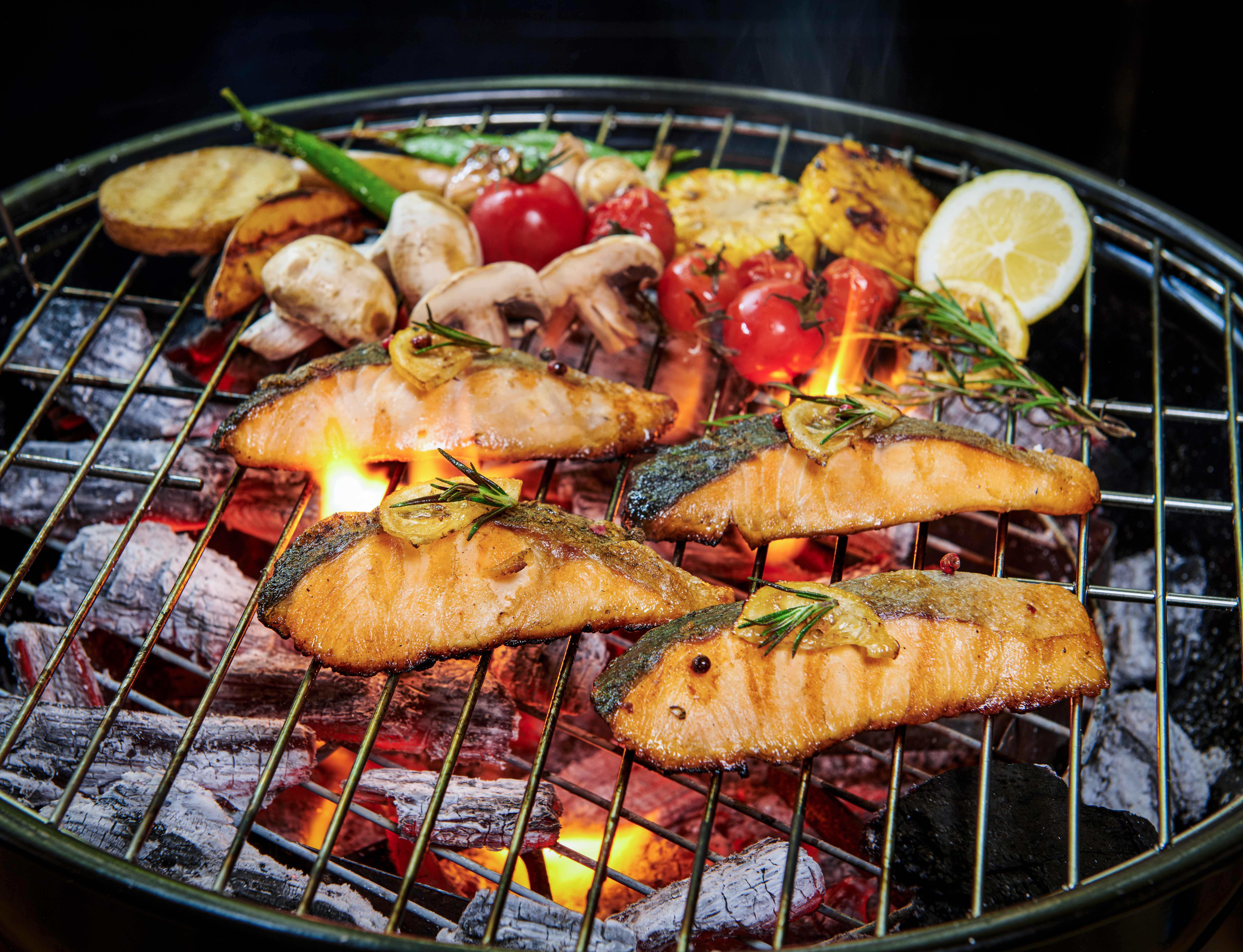 Erfahre, wie du Fisch perfekt zubereitest! Entdecke die Kerntemperaturen für saftige Delikatessen. Jetzt Tipps holen & genießen!