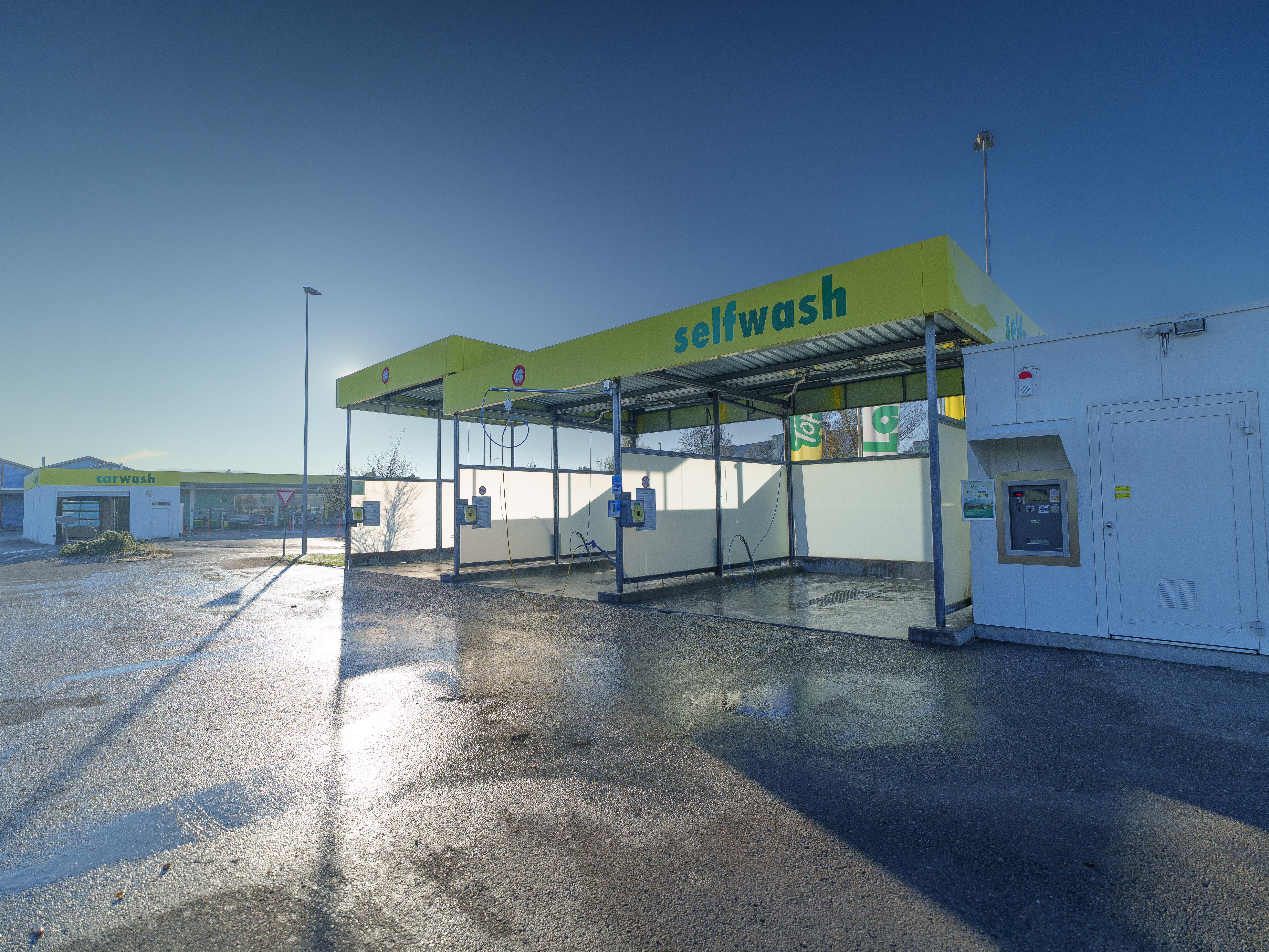 Self und Portalwaschanlage Pfaeffikon1