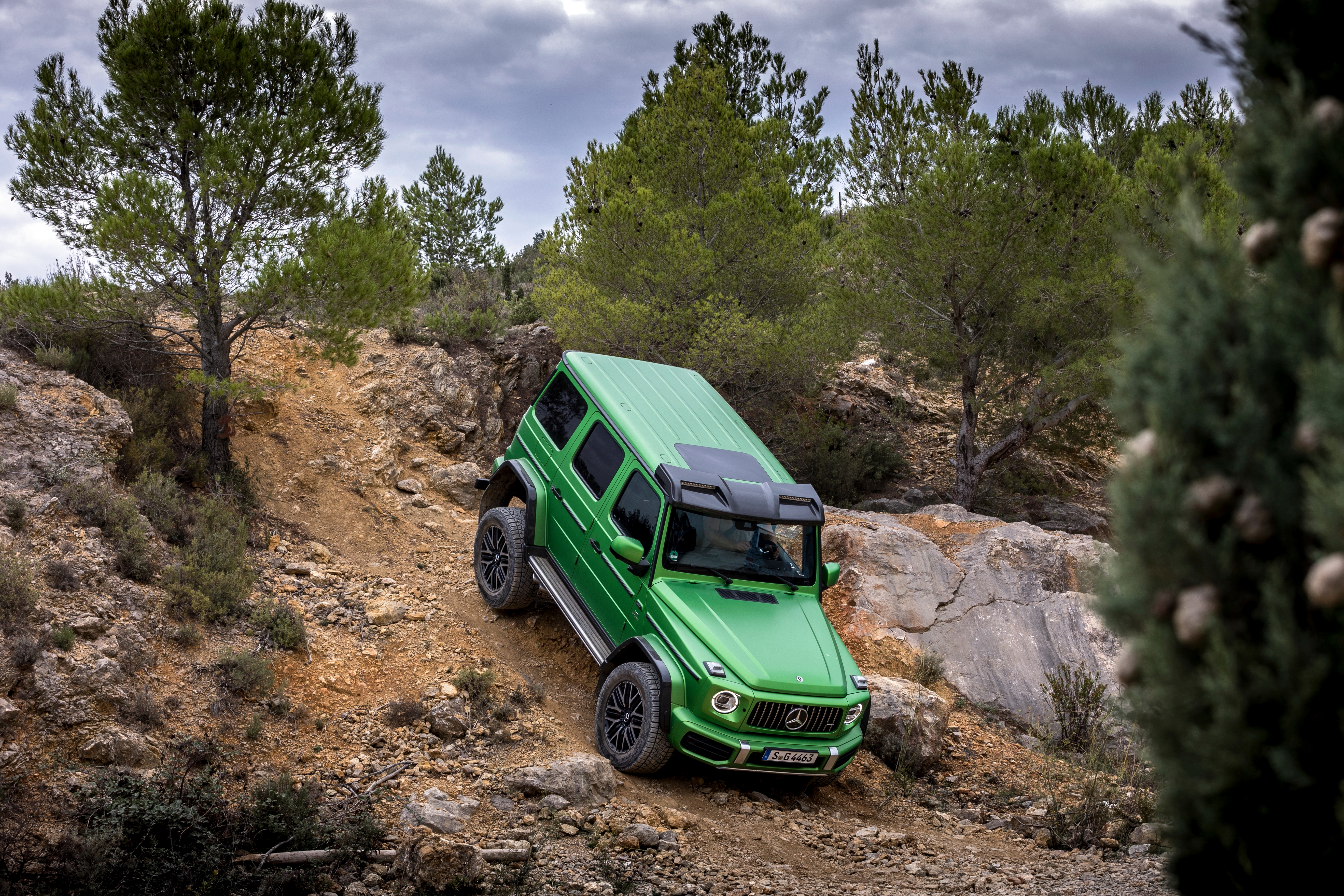Mercedes-AMG G63 4x4² hill descent