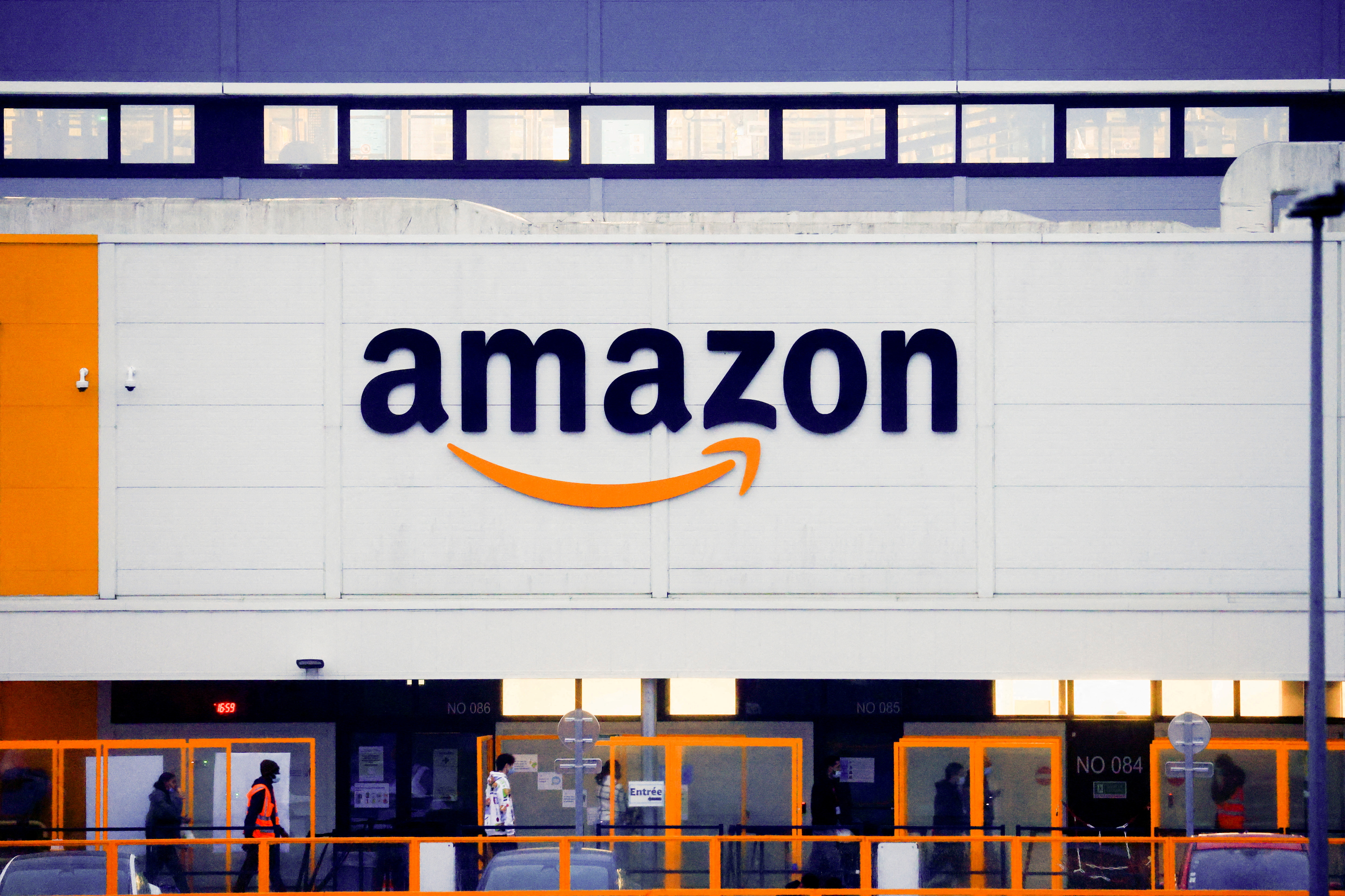 Amazon: trimestrale in chiaroscuro, apertura in rosso per l'azione