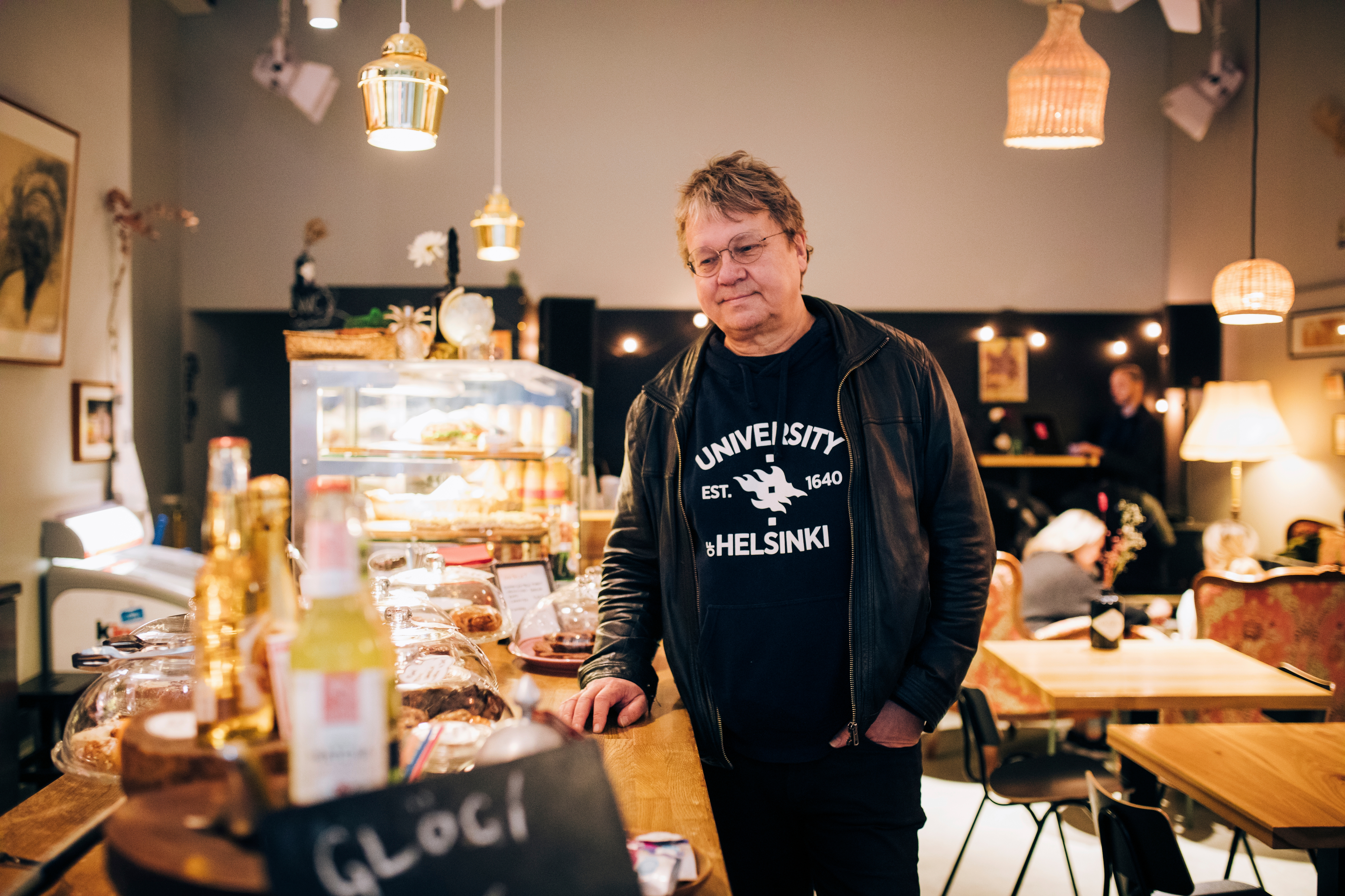 Pekka kahvilan tiskillä