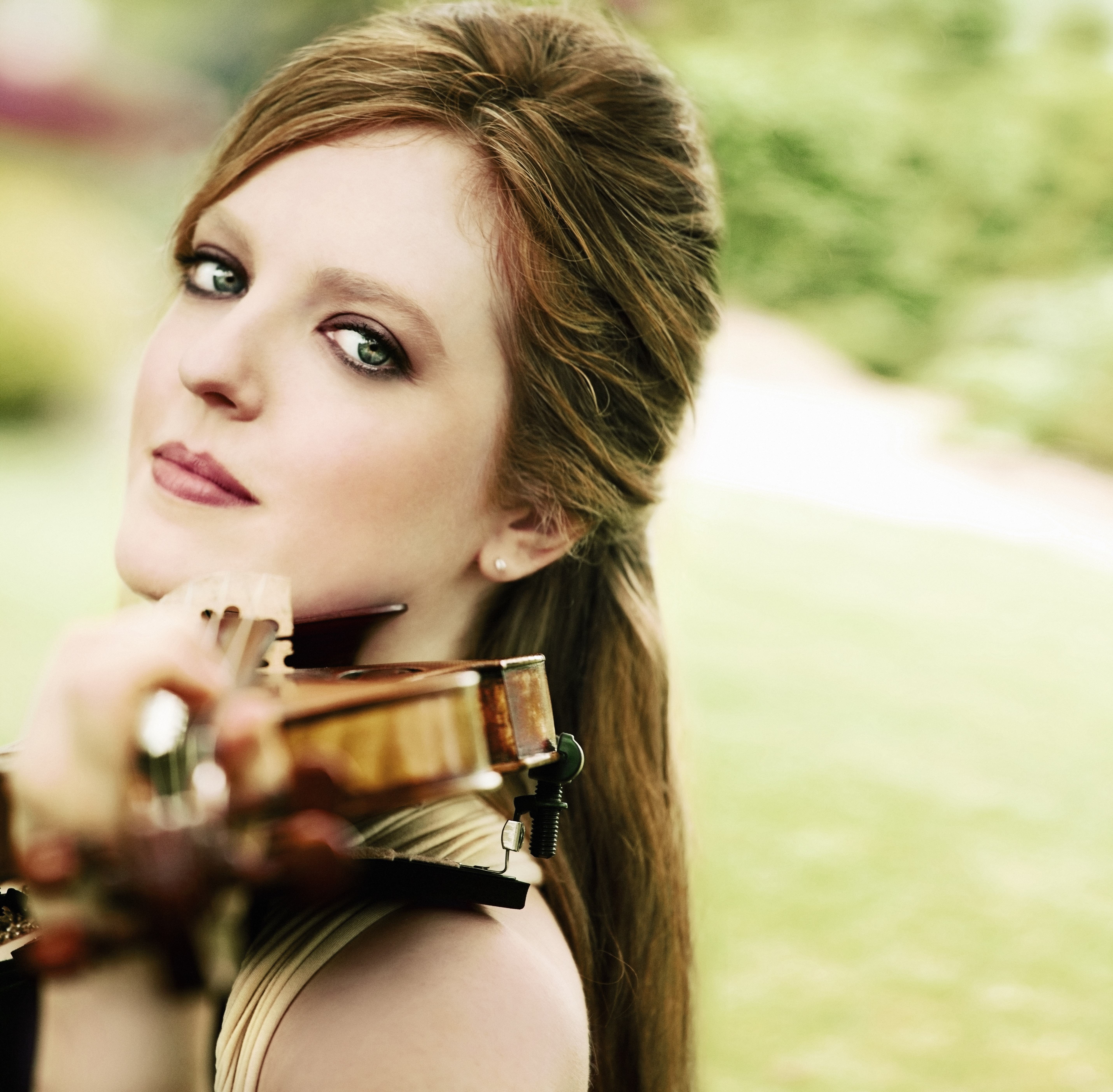 World Renowned Rachel Barton Pine Performs with Vancouver Symphony Orchestra