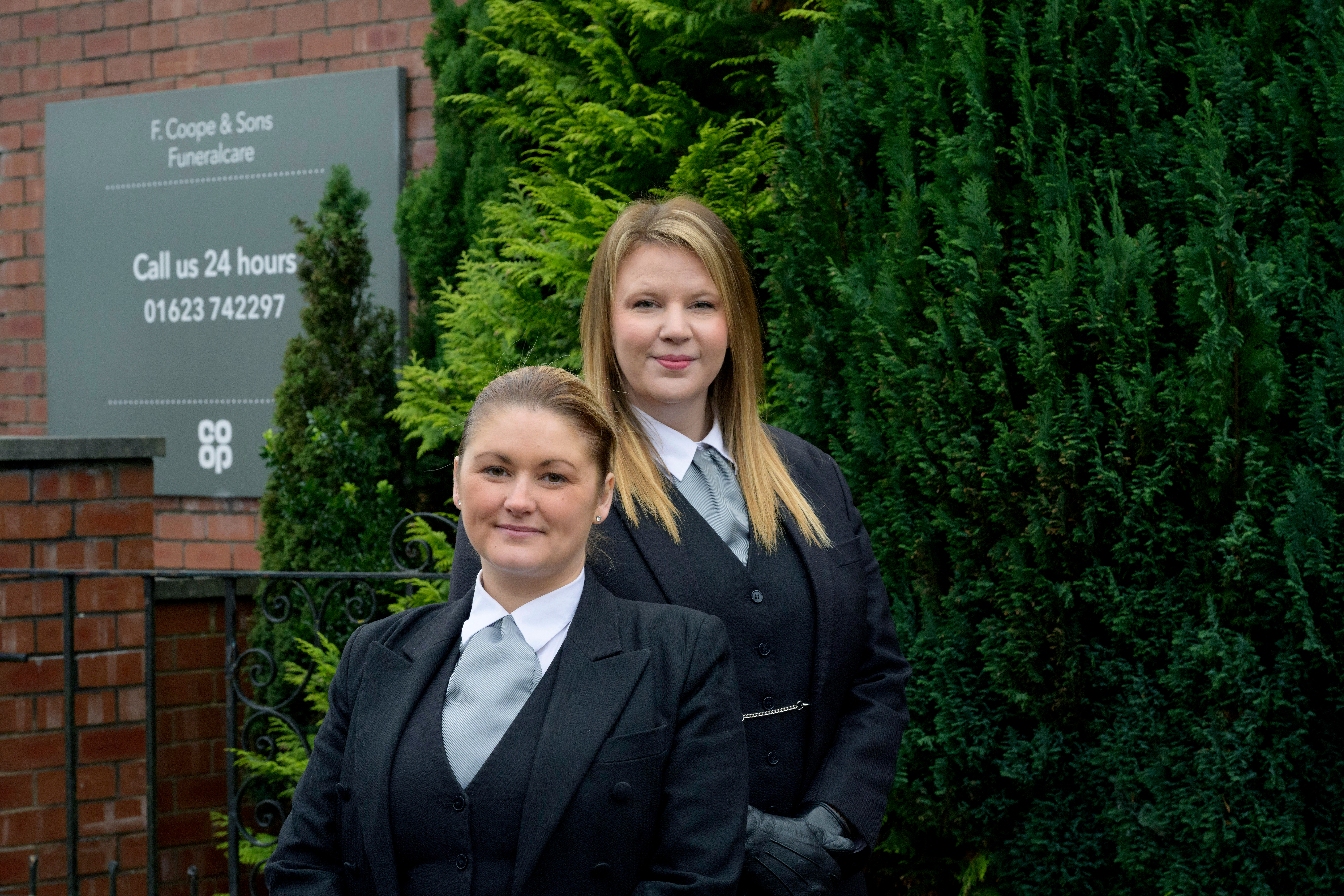 404399 Funeralcare Mansfield hero image