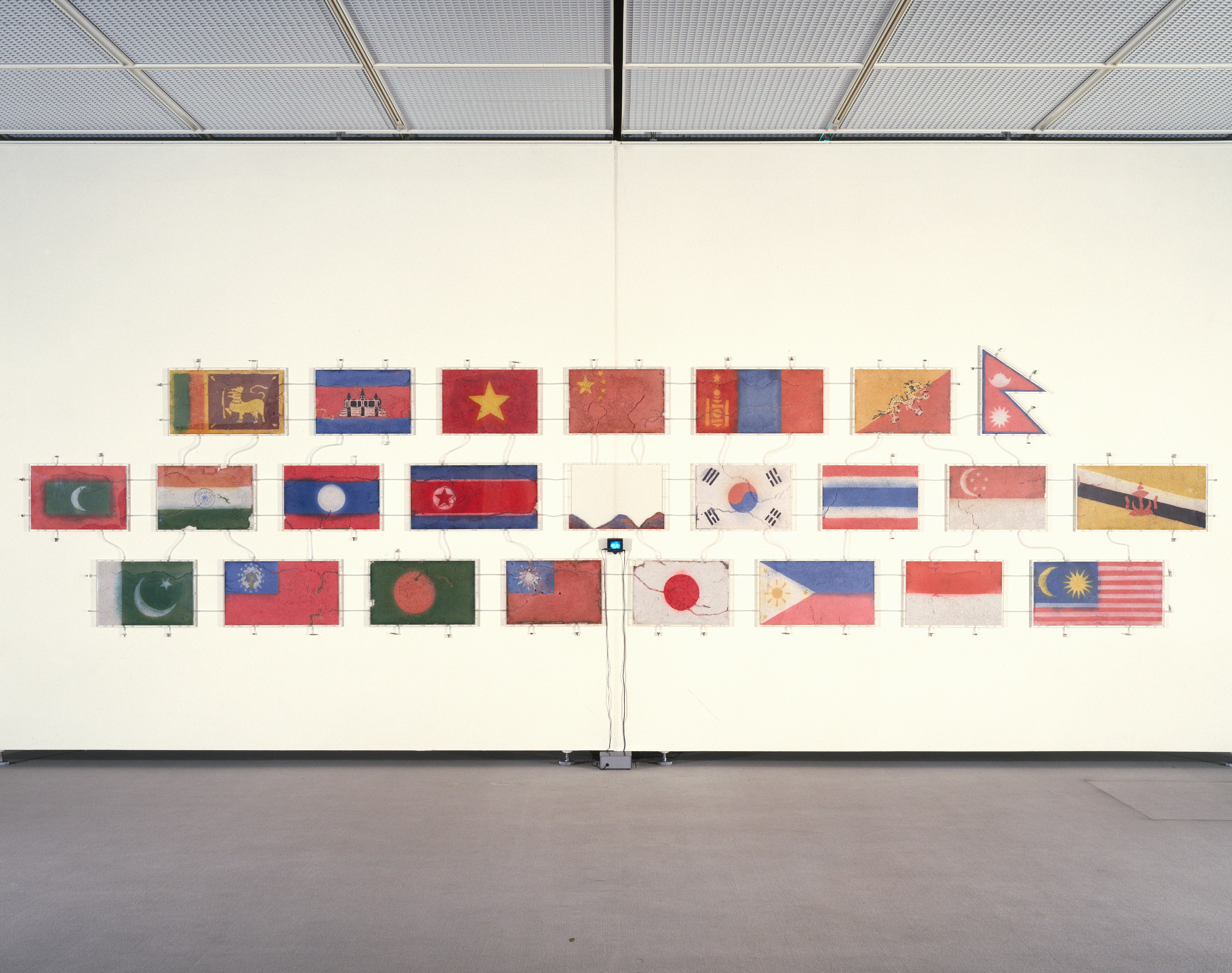 時代のプリズム：日本で生まれた美術表現 1989–2010」展が国立新