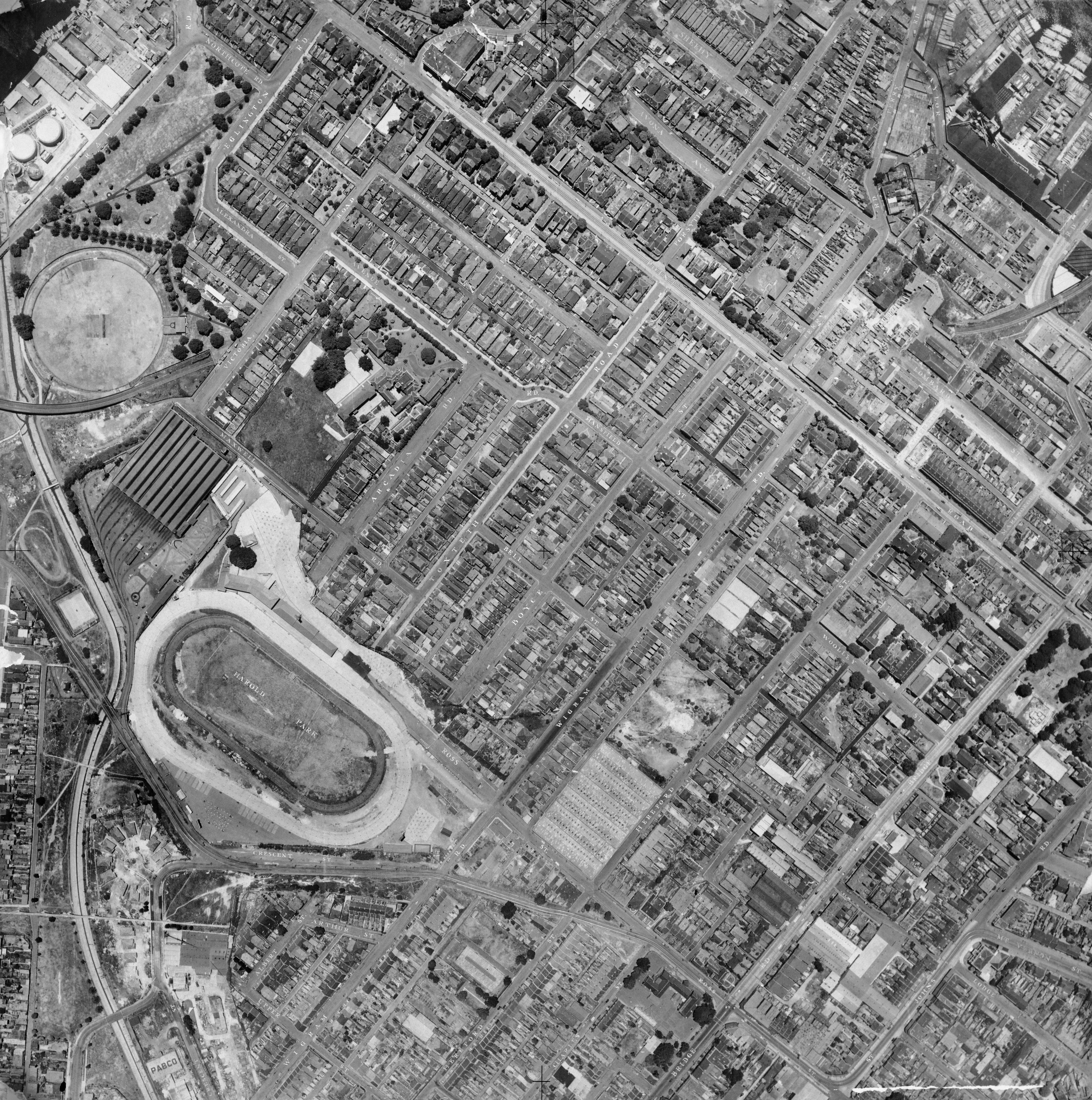 Aerial survey of the City of Sydney area showing Harold Park to the left, 1949. Credit: Historic Atlas of Sydney, City of Sydney Archives.