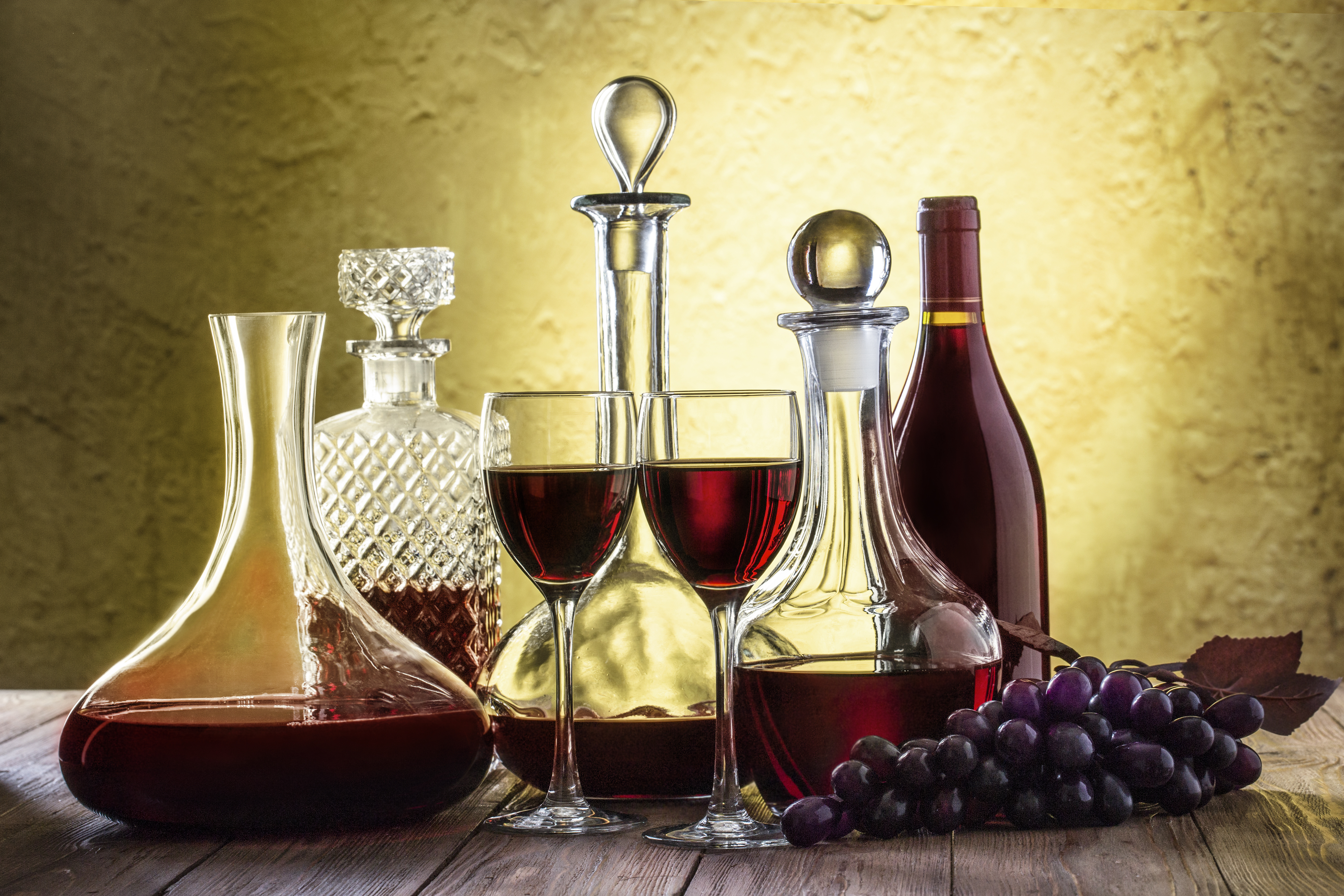 Different types of wine decanters