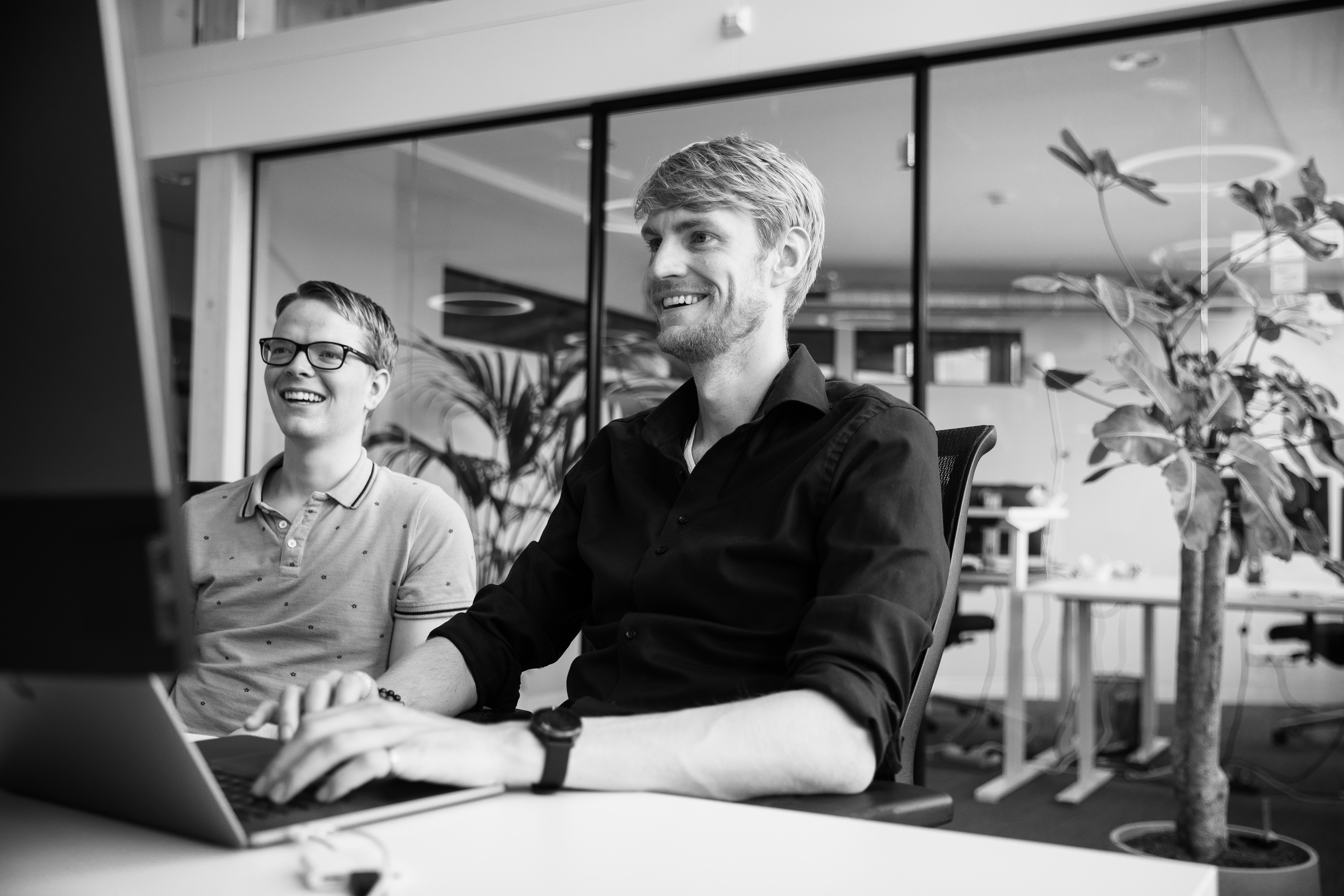 Remco met zijn collega developer Remco met zijn collega developer