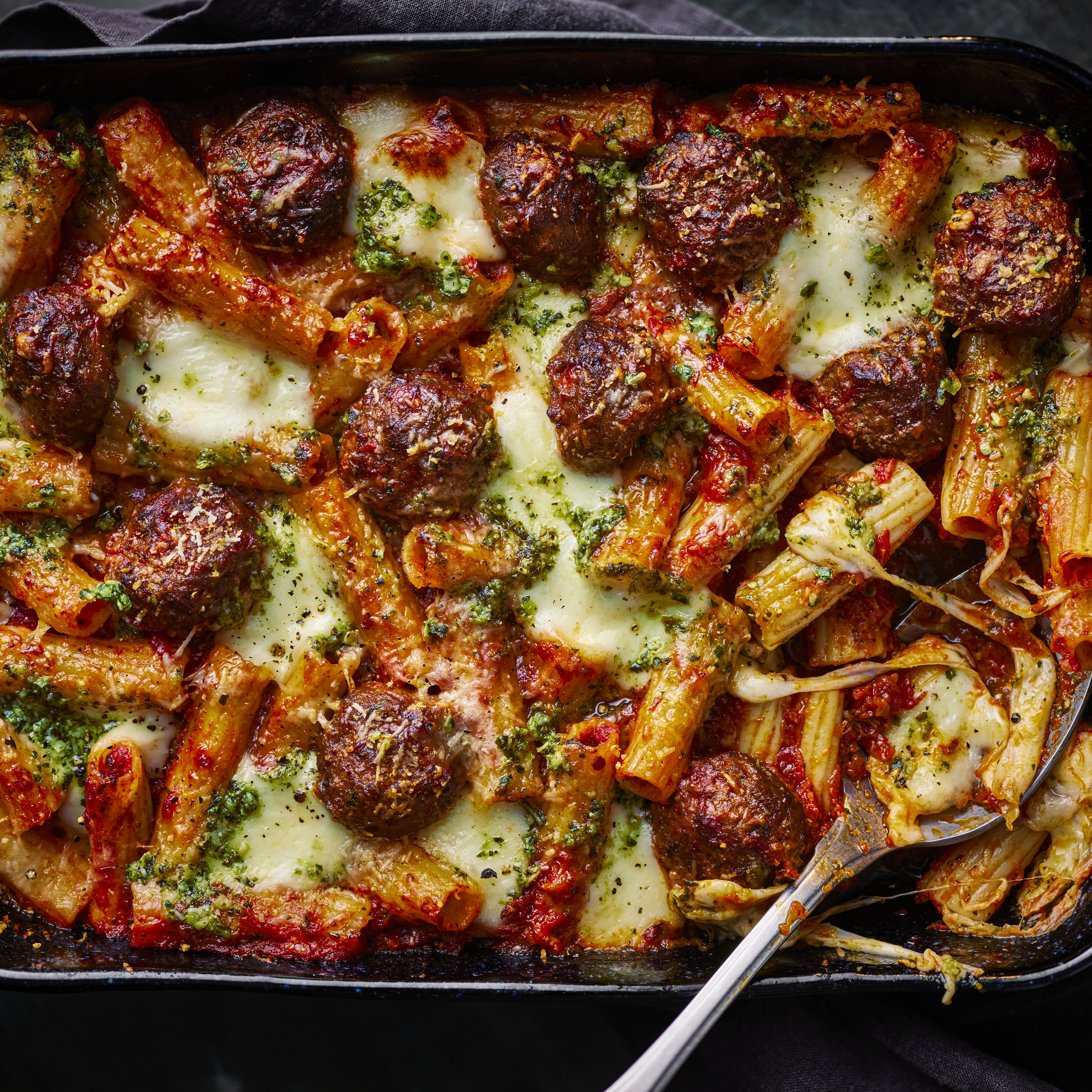 Pasta bake with meatballs
