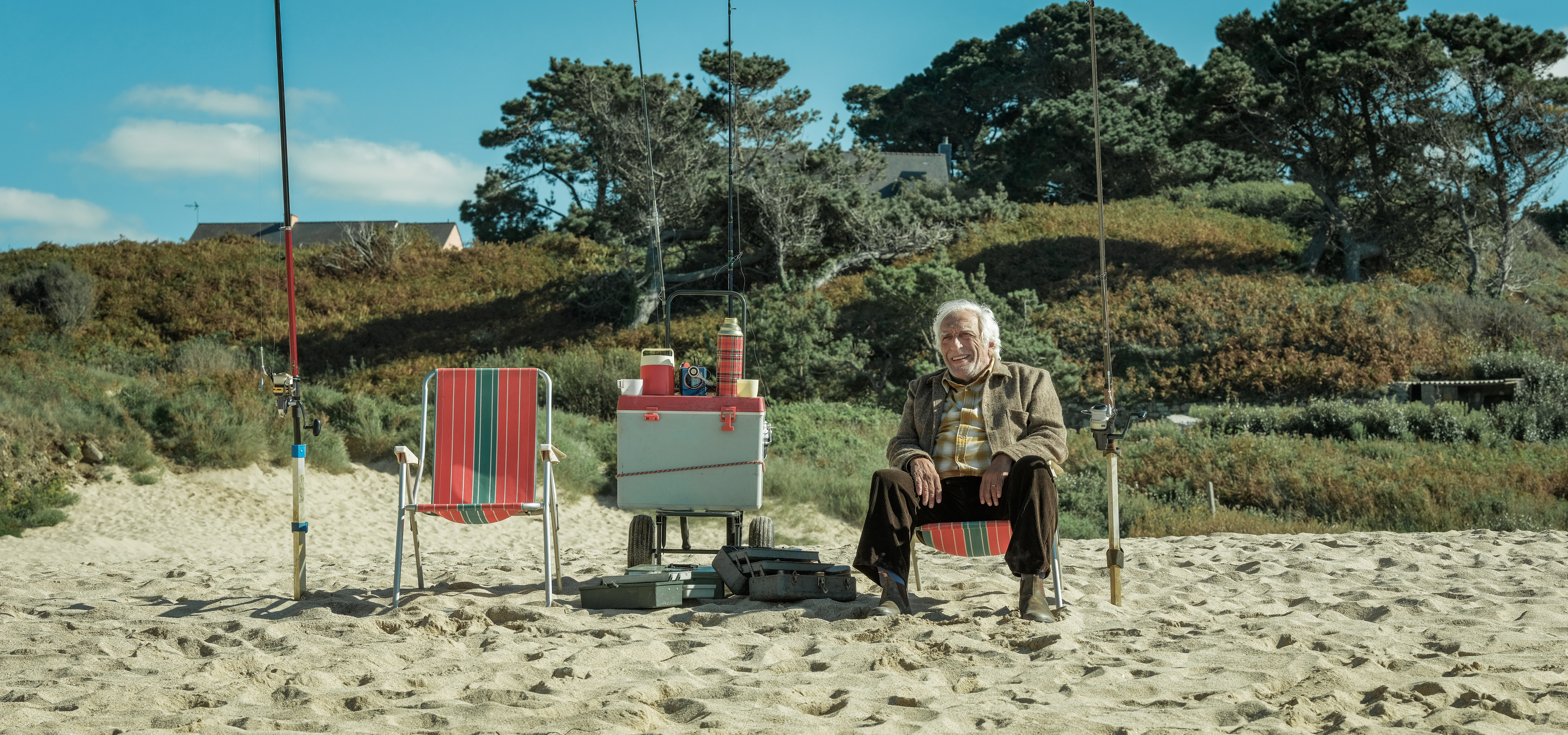 Szenenbild zu Das große Los - 1 Insel, 40 Einwohner, 2 Betrüger
