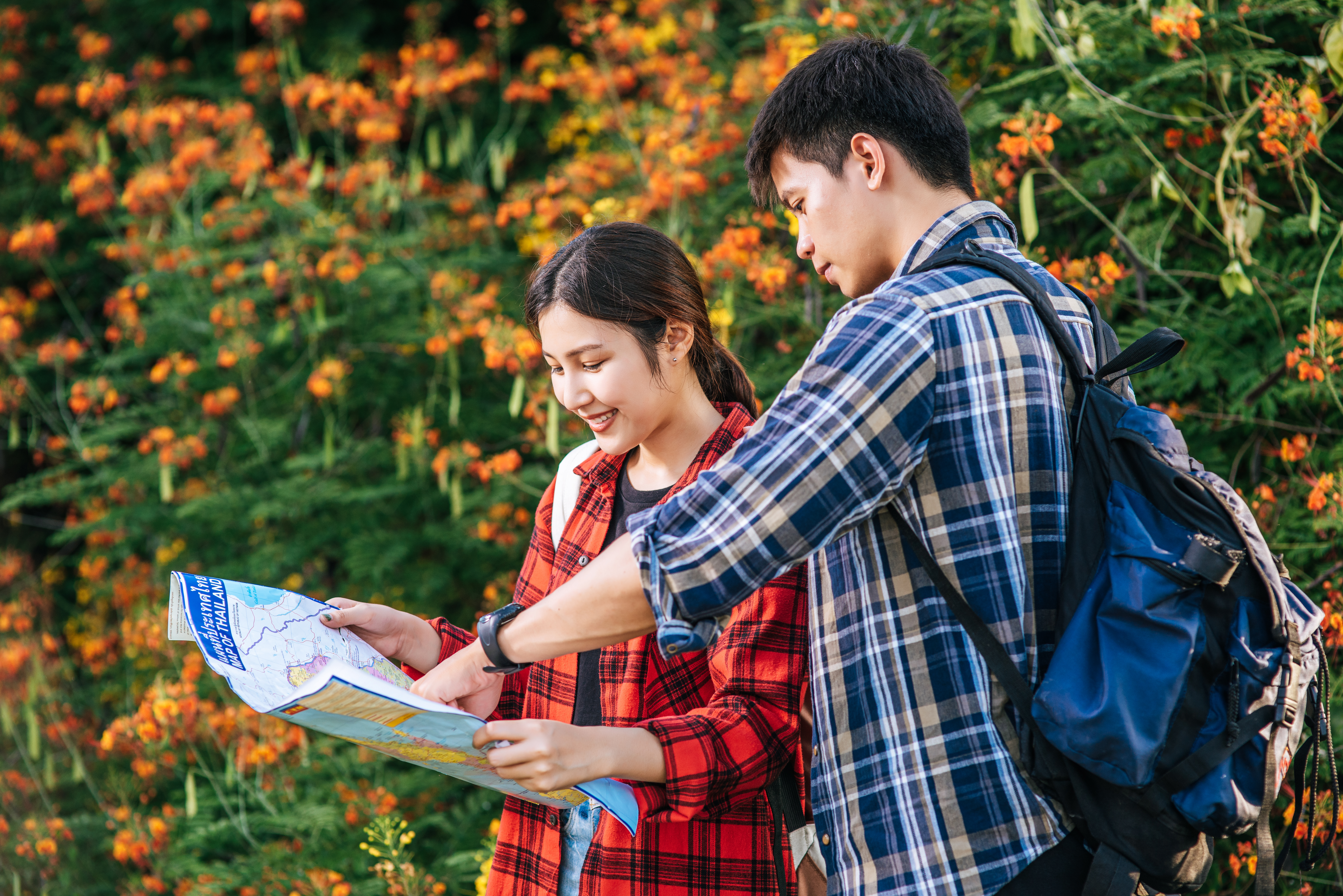 students-looking-on-map