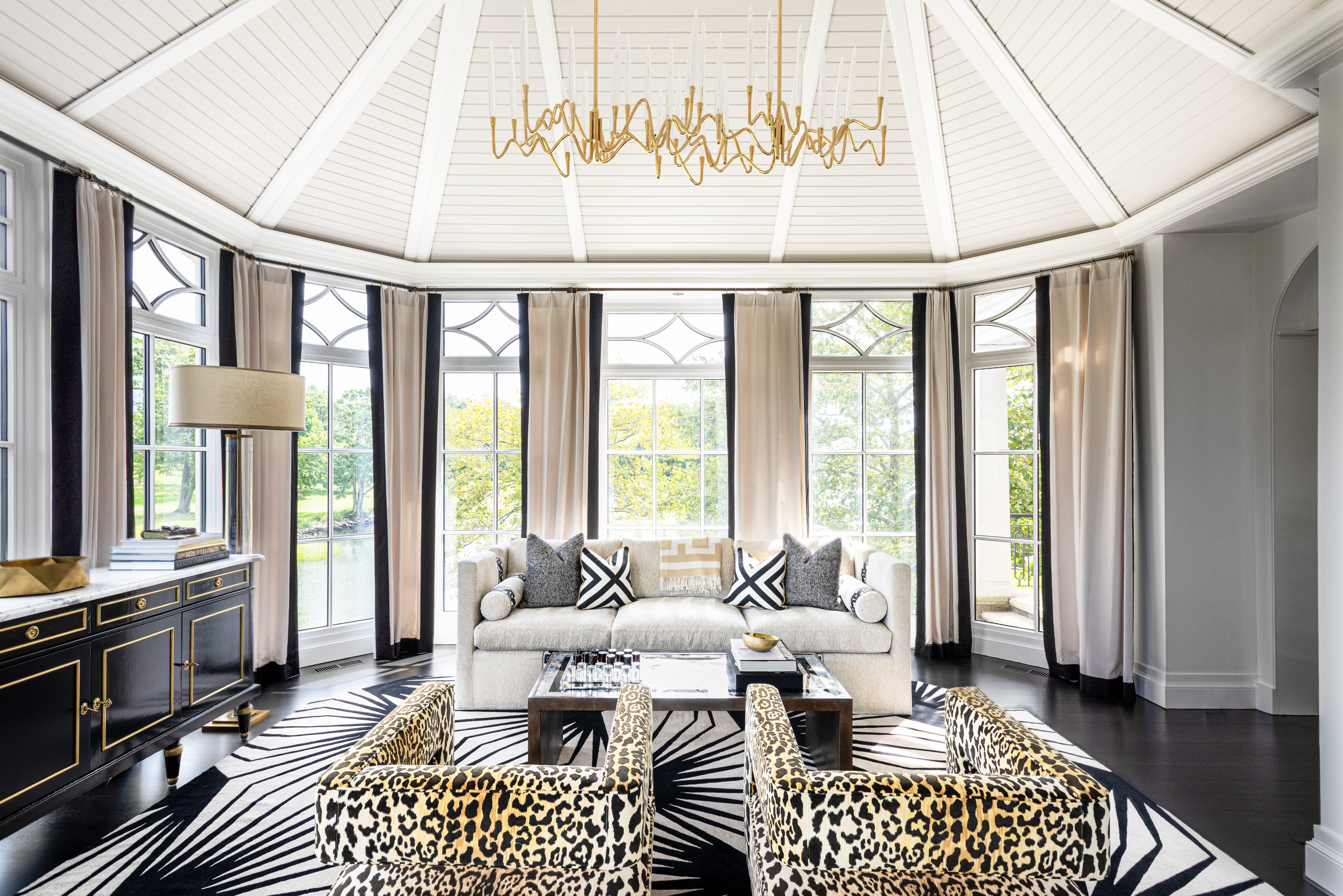 Greenwich Sunroom Photo by Gianni Frachellucci