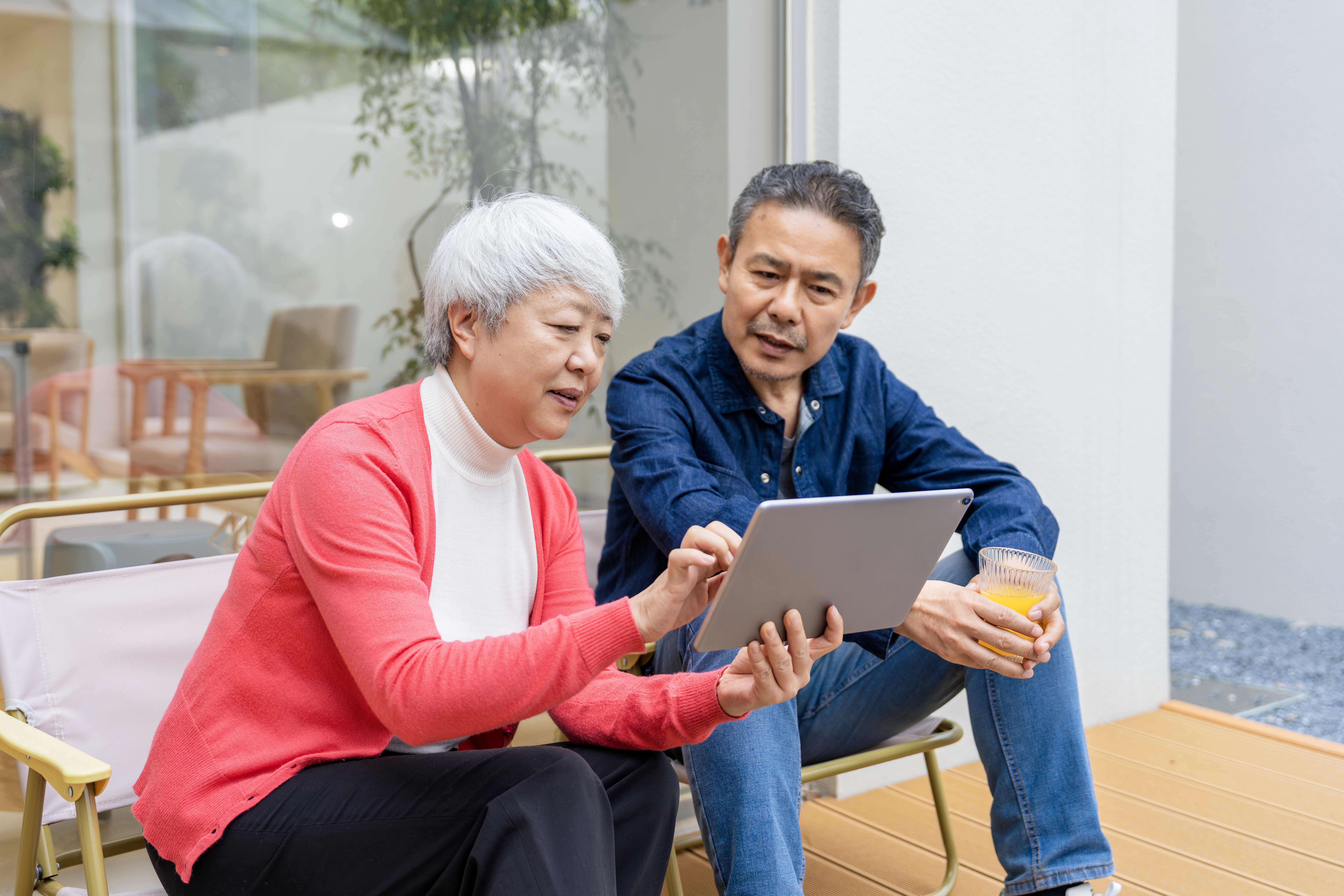 Cover Image for Supporting Family Caregivers