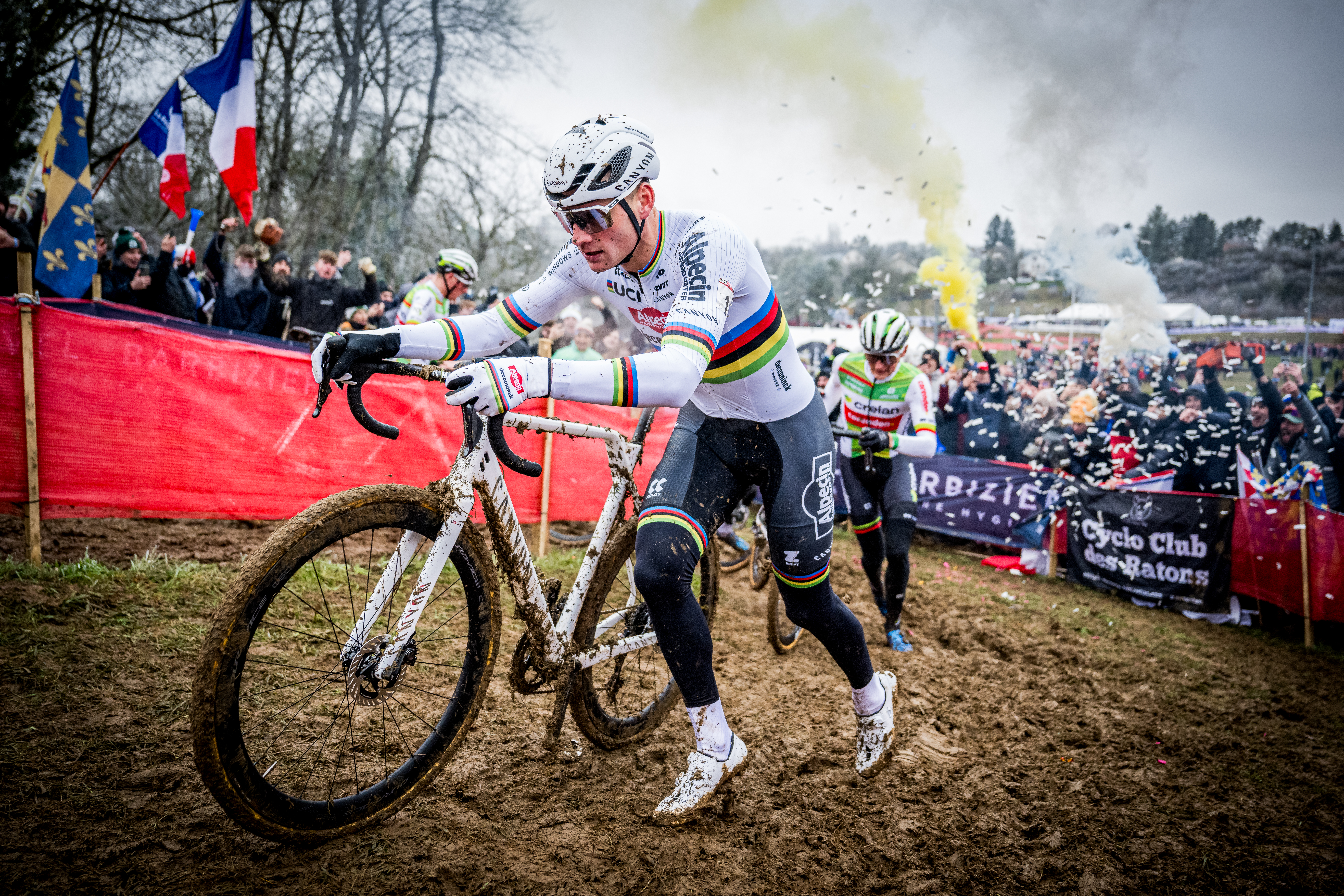 Dutch Mathieu Van Der Poel pictured in action during the men's elite race at the Cyclocross World Cup cyclocross event in Besancon, France, Sunday 29 December 2024, the eighth stage (out of 12) in the World Cup of the 2023-2024 season. BELGA PHOTO JASPER JACOBS