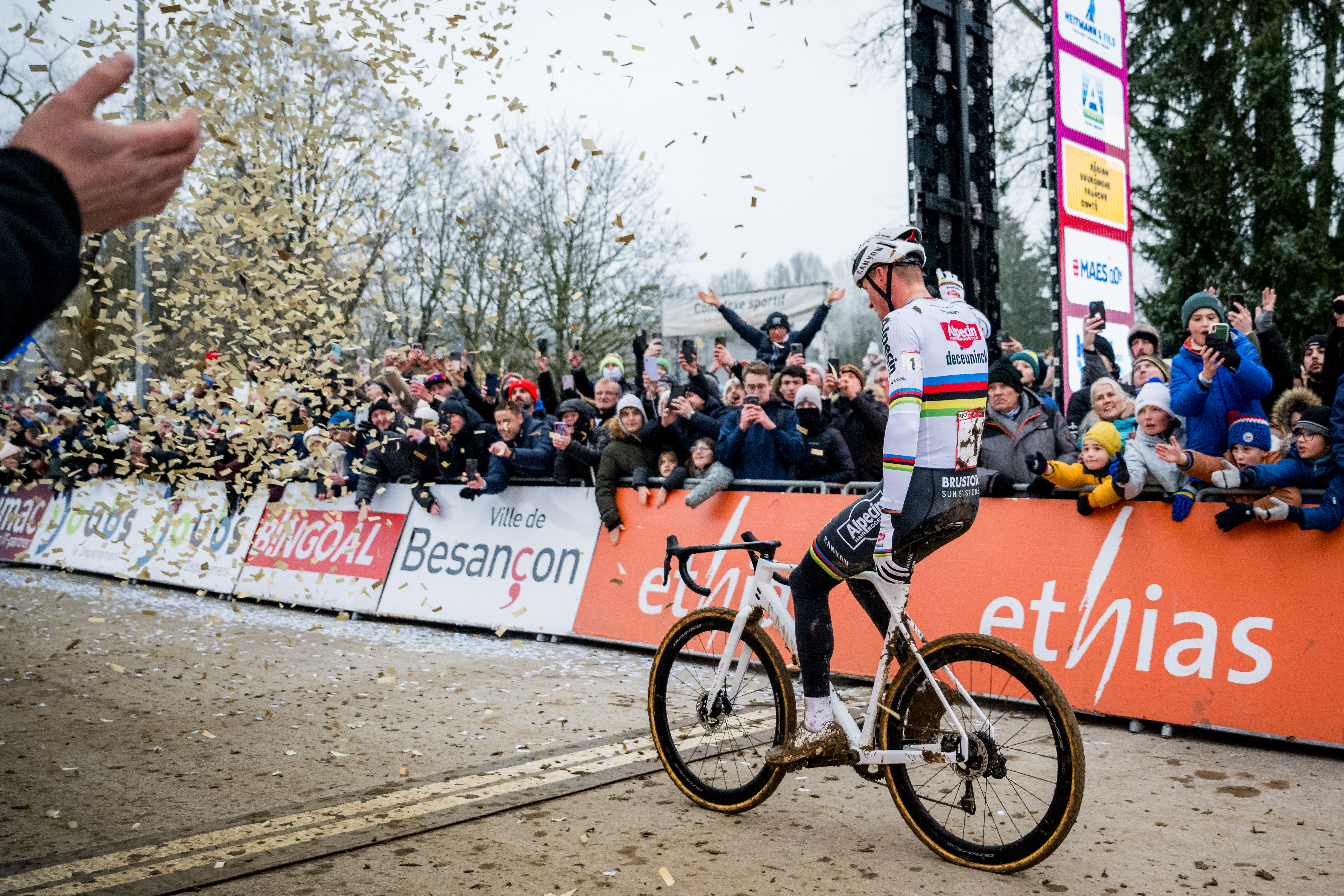 Dutch Mathieu Van Der Poel celebrates as he crosses the finish line to win the men's elite race at the Cyclocross World Cup cyclocross event in Besancon, France, Sunday 29 December 2024, the eighth stage (out of 12) in the World Cup of the 2023-2024 season. BELGA PHOTO JASPER JACOBS