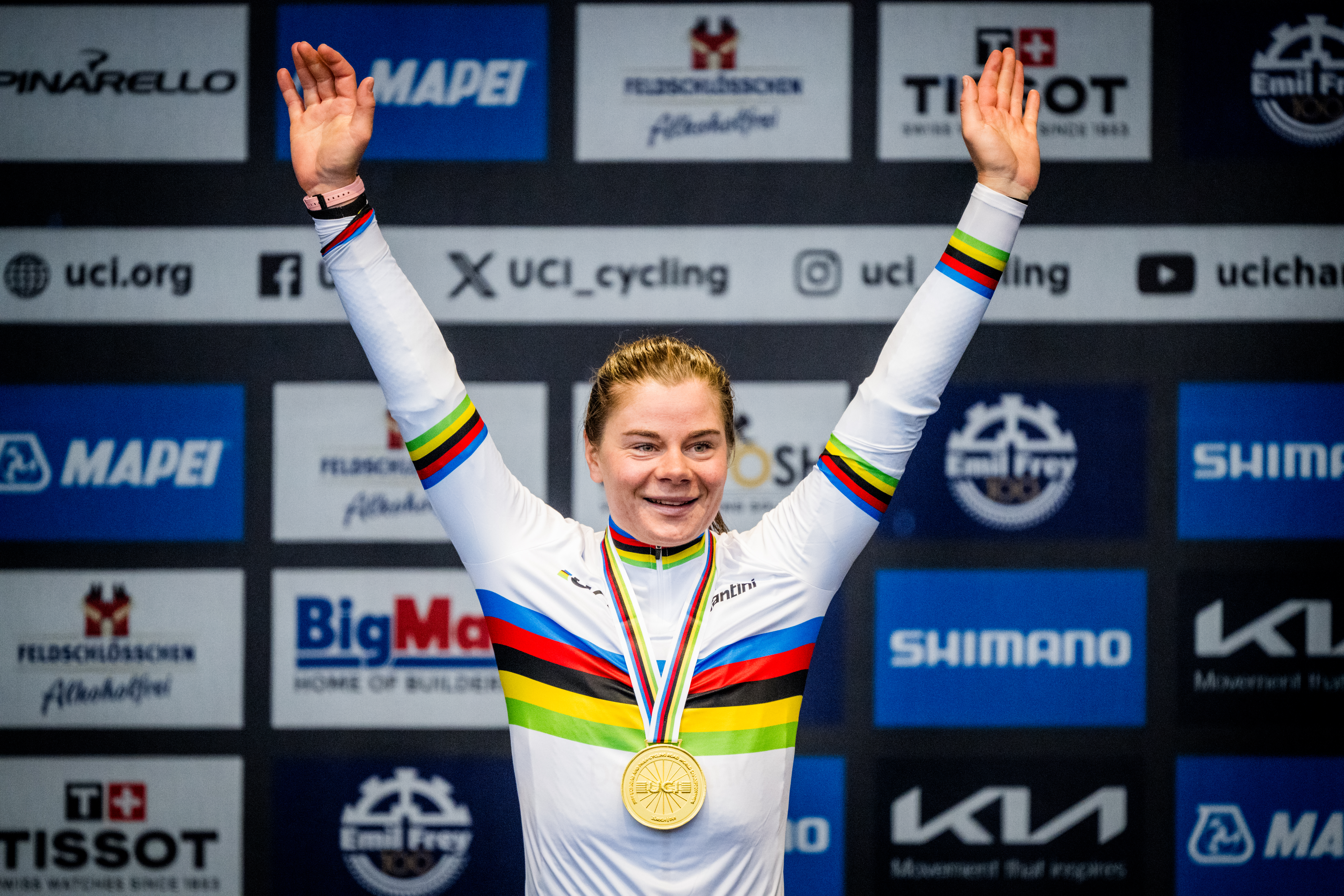 Belgian Lotte Kopecky celebrates on the podium after winning the elite women road race at the 2024 UCI Road and Para-Cycling Road World Championships, Saturday 28 September 2024, in Zurich, Switzerland. The Worlds are taking place from 21 to 29 September. BELGA PHOTO JASPER JACOBS